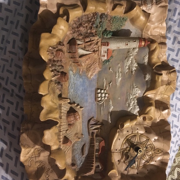 Antique gold jewelry bow lighthouse wall clock - Picture 4 of 6